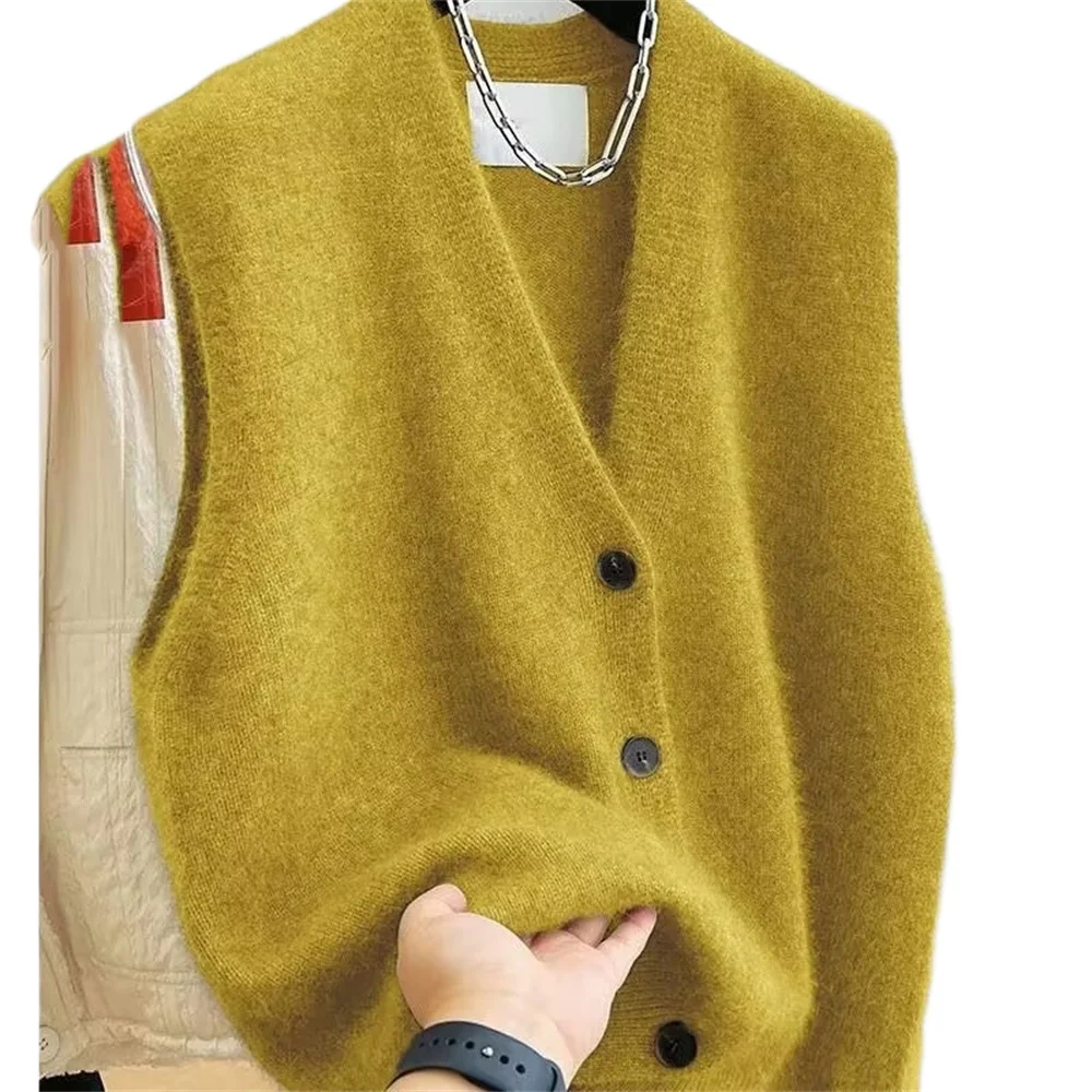 Winter Clothing Trends 2025 - 2025 신상 여성 V넥 스웨터 베스트