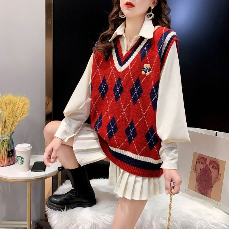 Winter Clothing Trends 2025 - 여성용 레드 니트 조끼 민소매 겨울